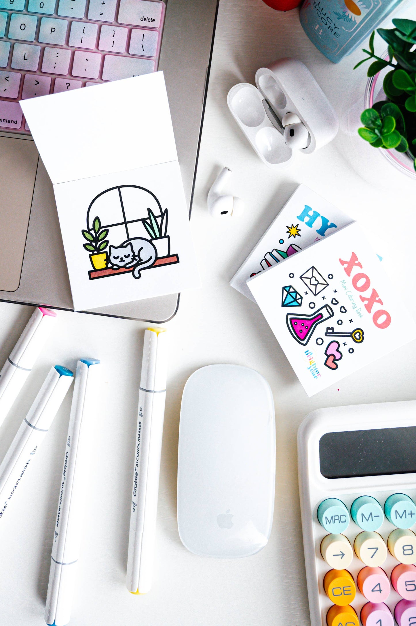 Cats & Crafts Mini-Coloring Book