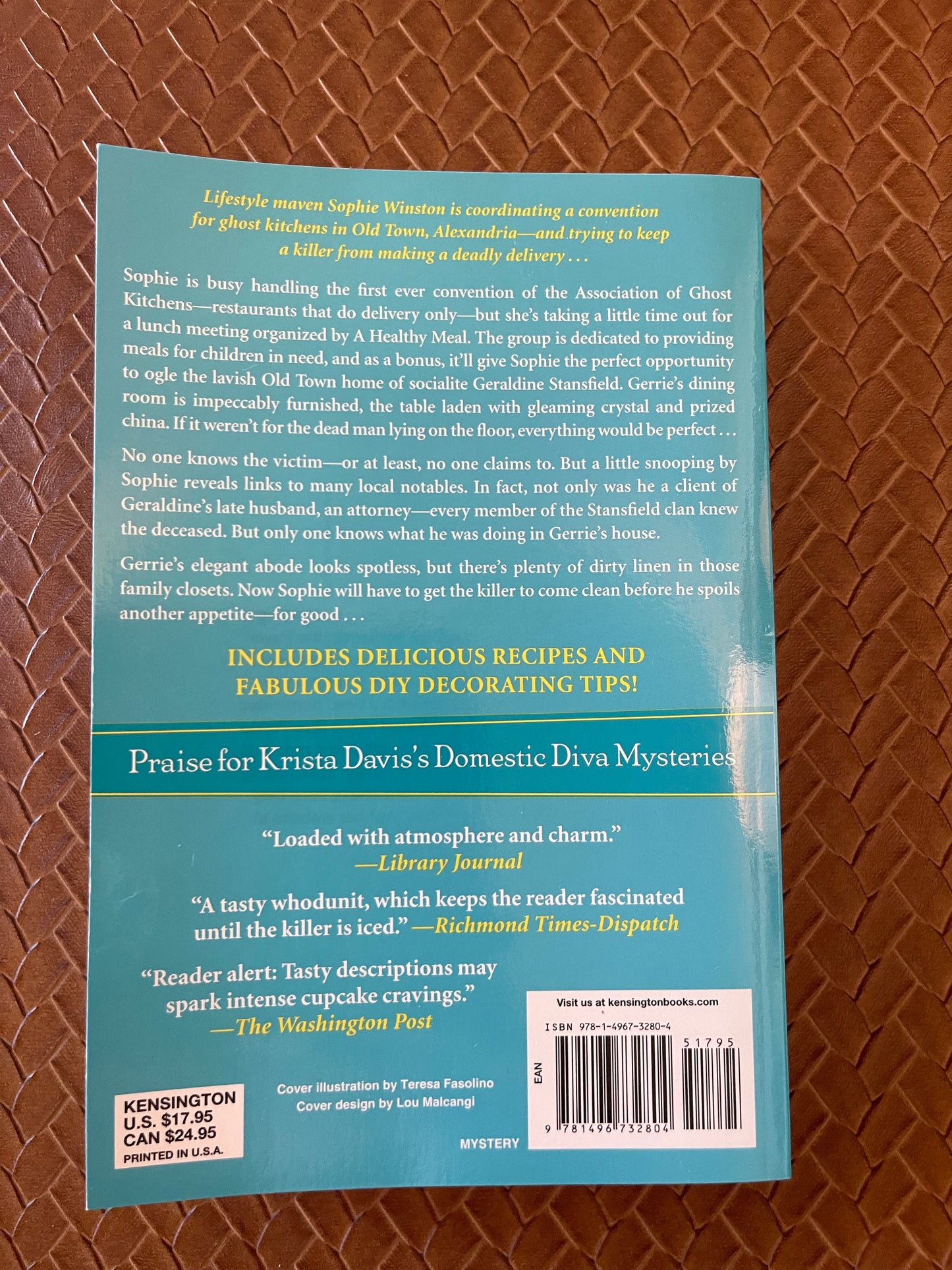 A Domestic Diva Mystery #16: The Diva Delivers on a Promise by Krista Davis (Paperback)