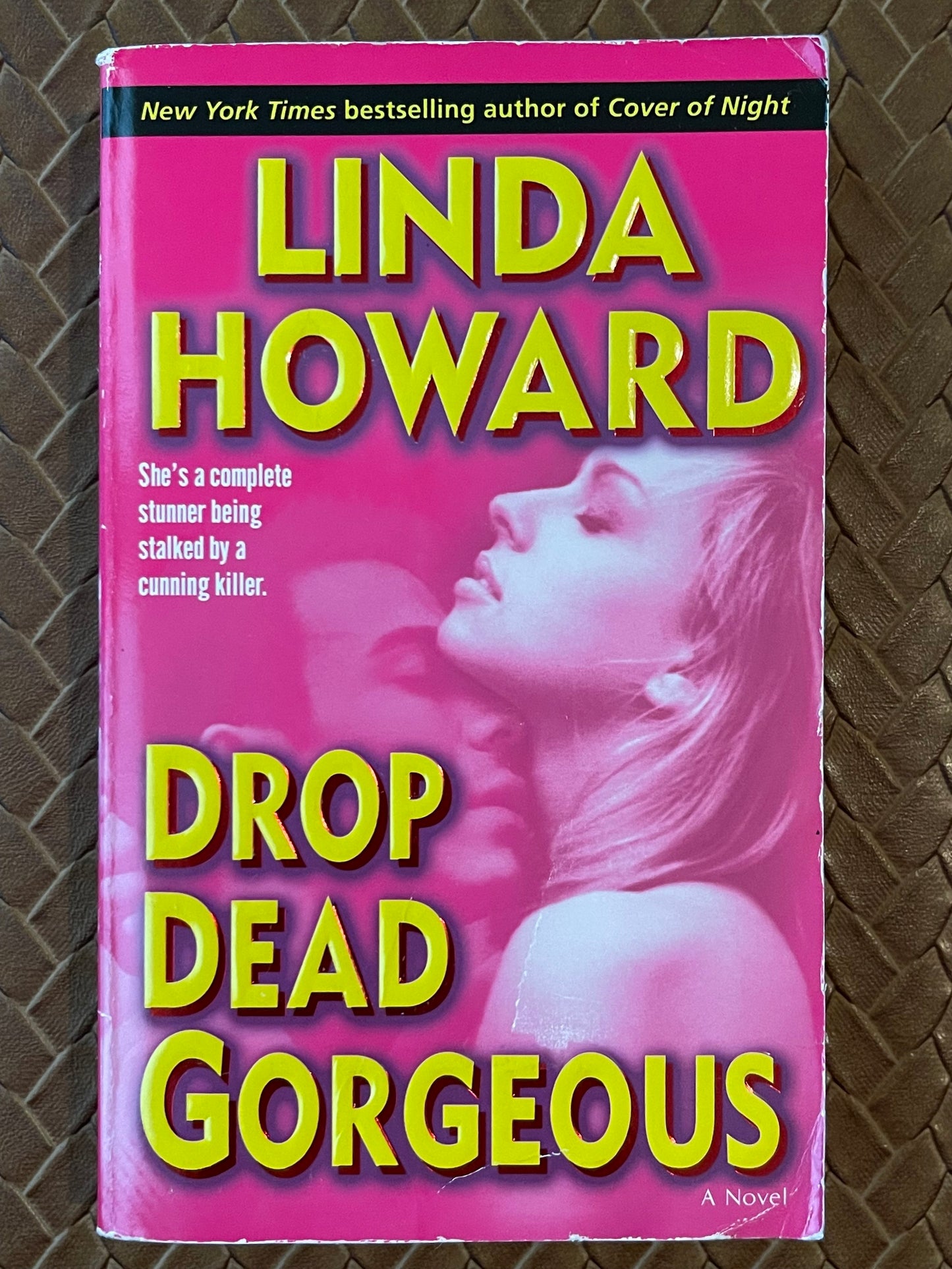 Drop Dead Gorgeous (Blair Mallory #2) by Linda Howard