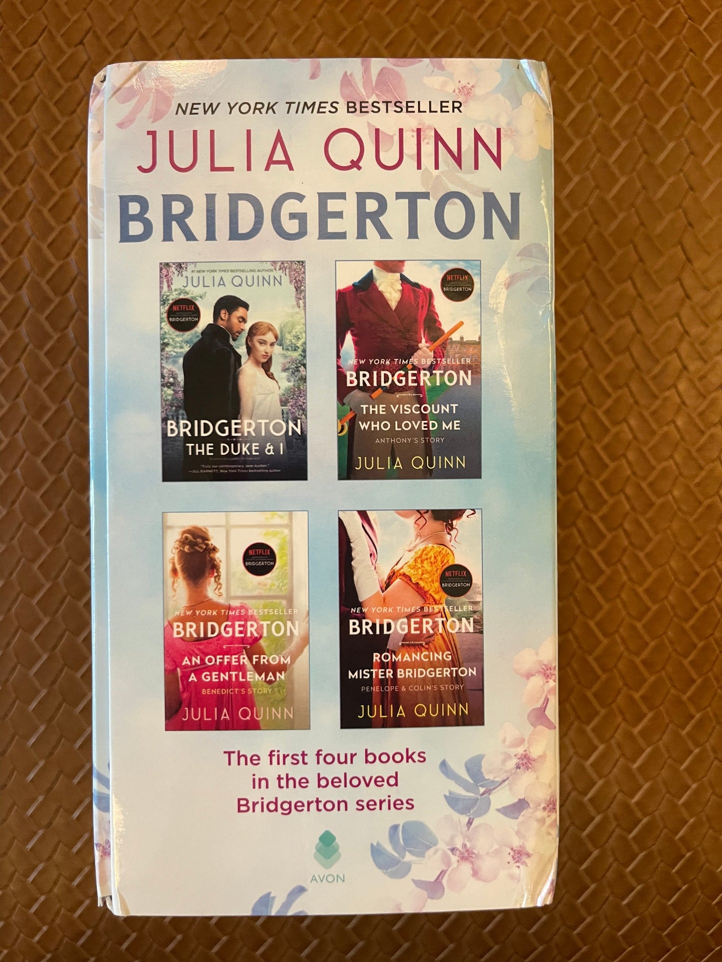 Bridgerton Boxed Set 1-4: by Julia Quinn (Paperback)