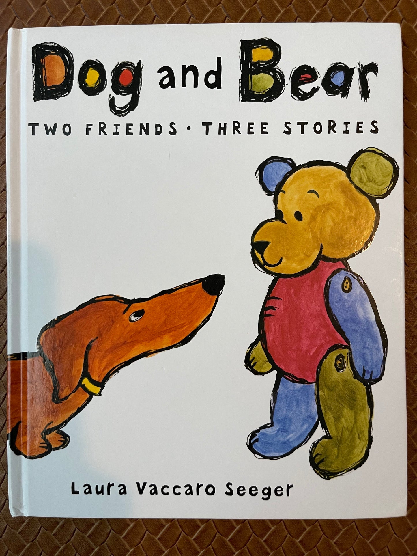 Dog and Bear: Two Friends, Three Stories (Dog and Bear) by Laura Vaccaro Seeger