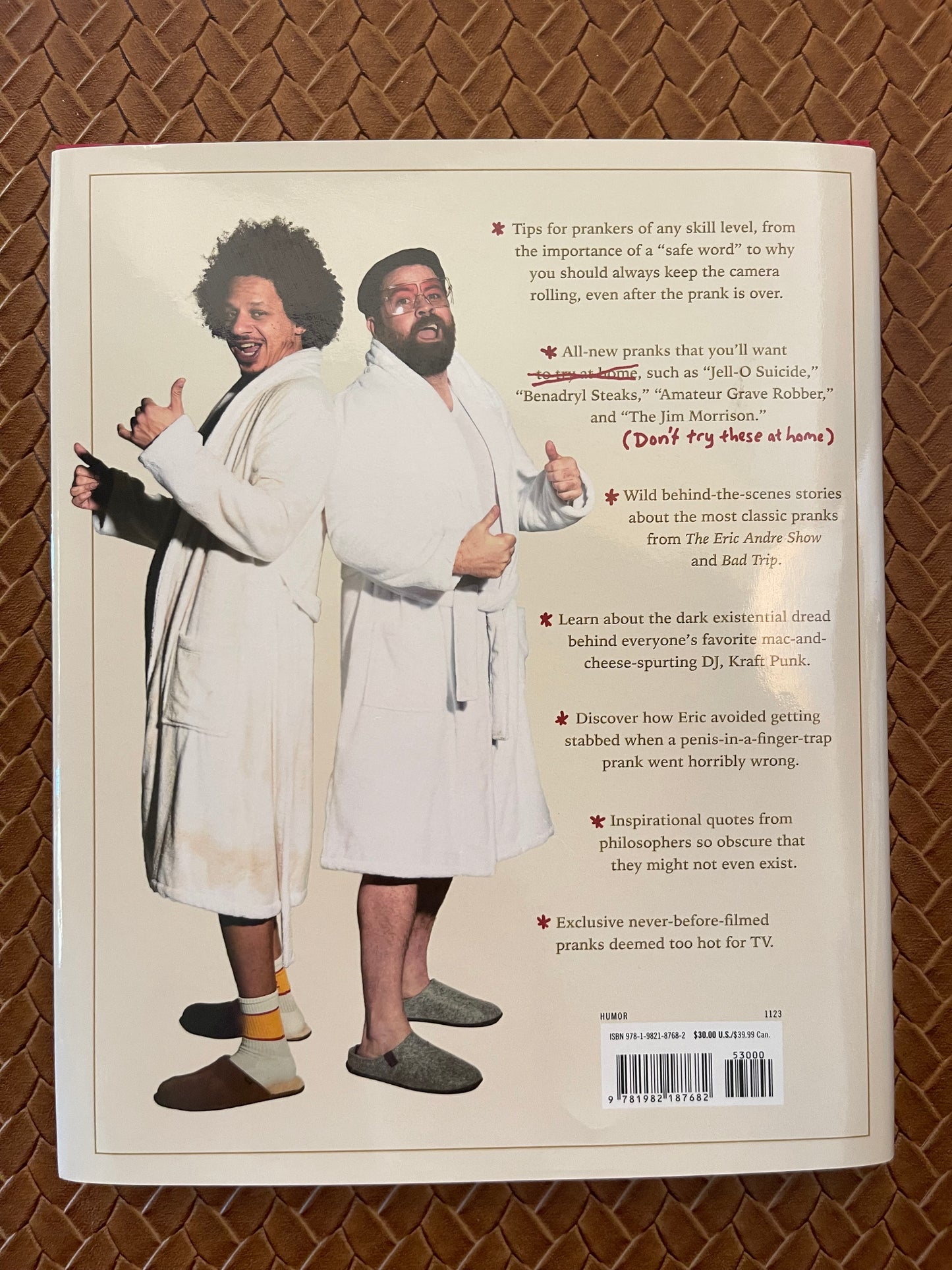 Dumb Ideas: A Behind-the-Scenes Exposé on Making Pranks and Other Stupid Creative Endeavors (and How You Can Also Too!) by Eric Andre, Dan Curry (Hardcover)