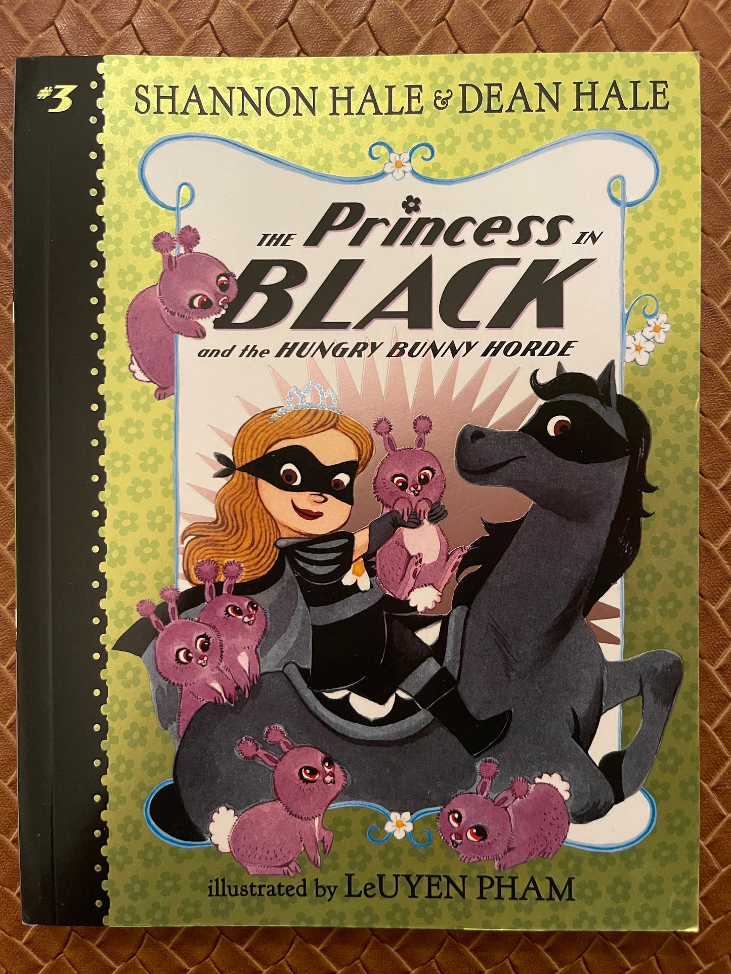 The Princess in Black and the Hungry Bunny Horde (The Princess in Black #3) by Shannon Hale Dean Hale, LeUyen Pham (Illustrations)