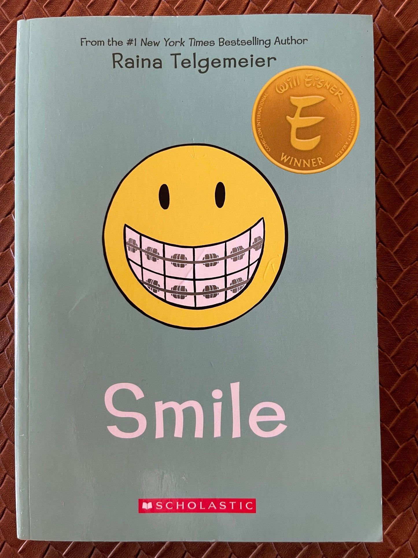Smile #1: Smile by Raina Telgemeier (Paperback)