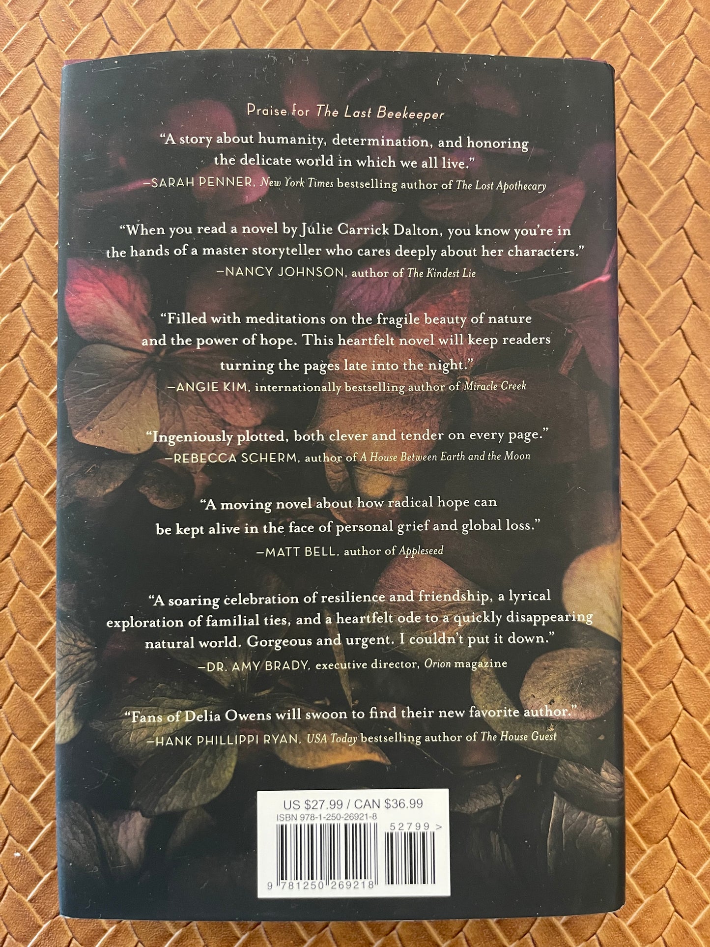The Last Beekeeper by Julie Carrick Dalton (Hardcover)