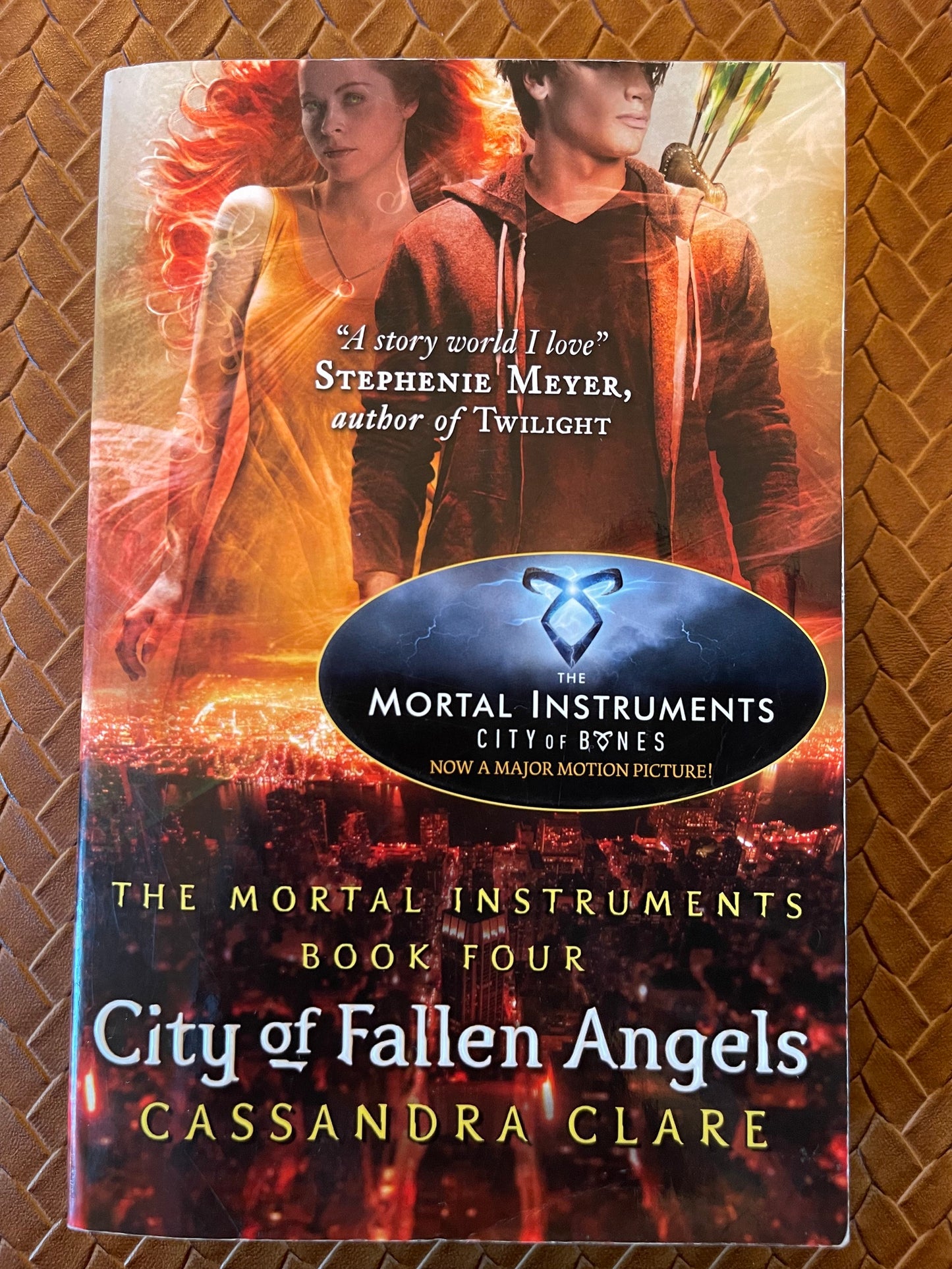 The Mortal Instruments #4: City of Fallen Angels by Cassandra Clare (Paperback)