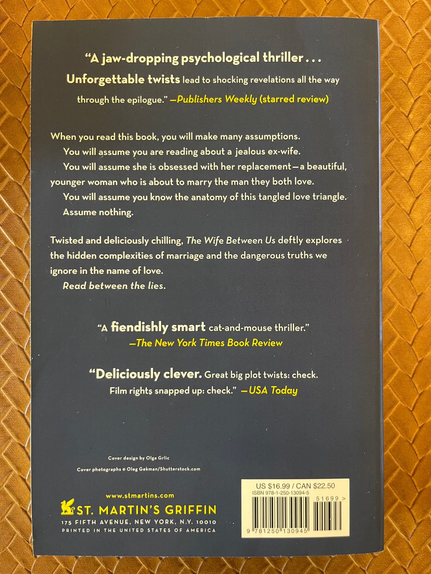 The Wife Between Us by Greer Hendricks, Sarah Pekkanen (Paperback)