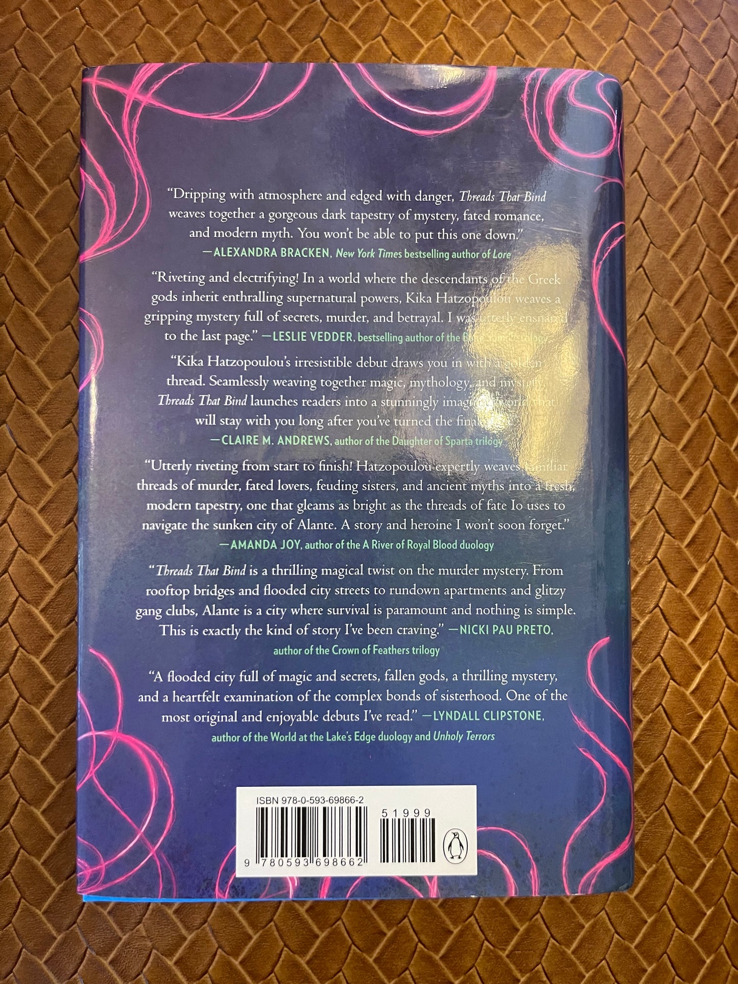 Threads That Bind #1: Threads That Bind by Kika Hatzopoulou (Hardcover)