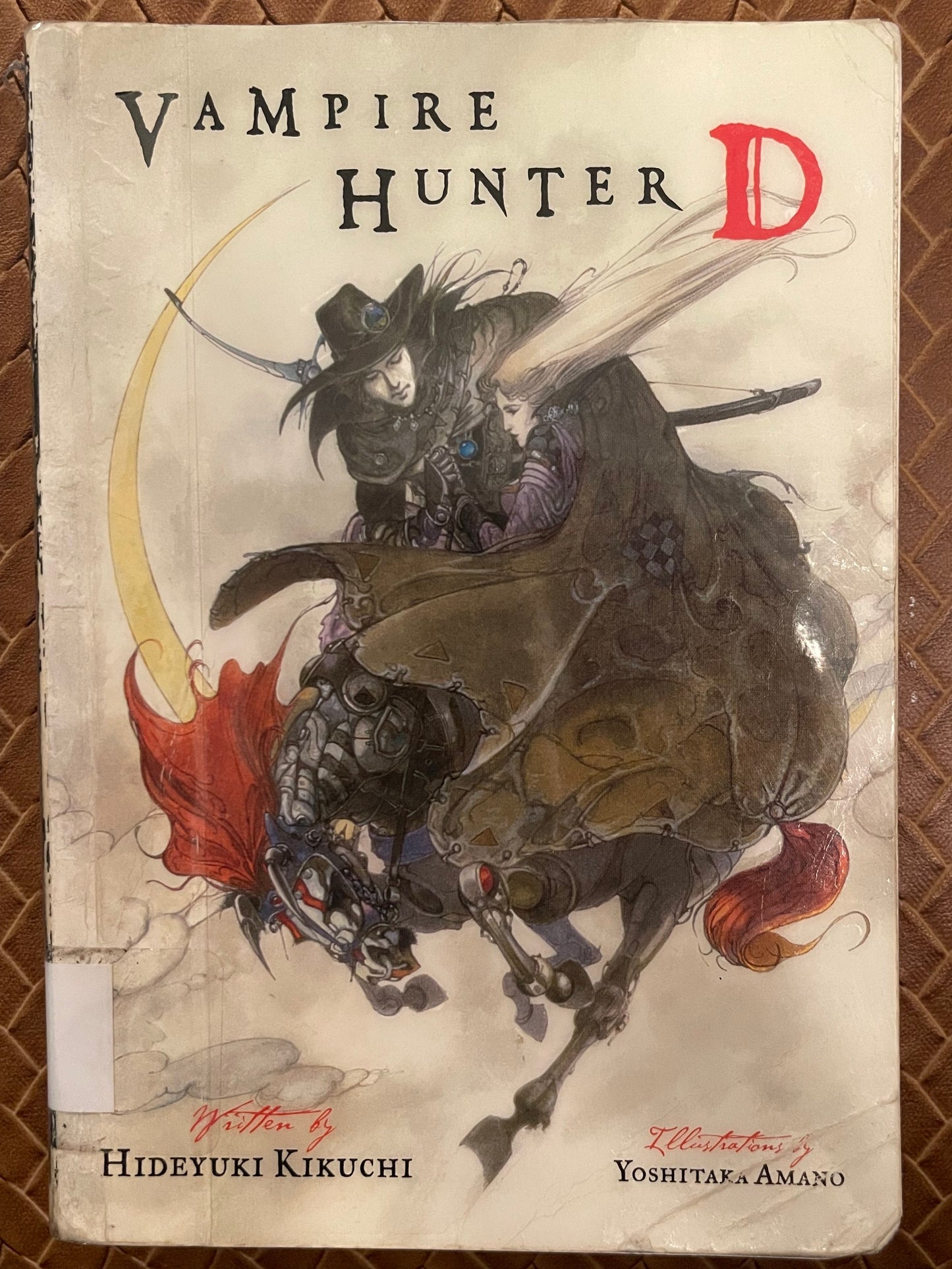 Vampire Hunter D (Vampire Hunter D #1) by Hideyuki Kikuchi, Yoshitaka Amano (Illustrator), Kevin Leahy (Translator)