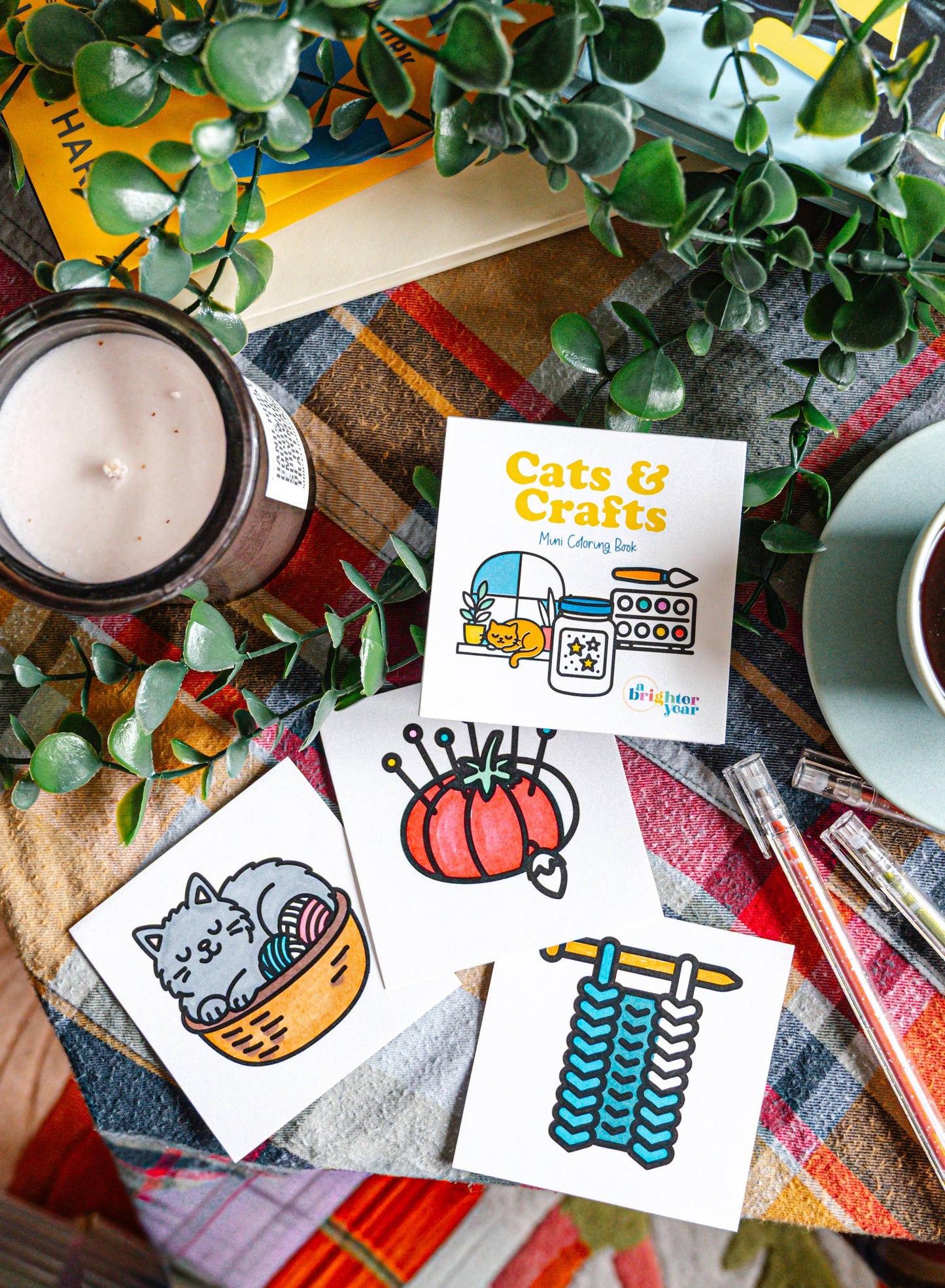 Cats & Crafts Mini-Coloring Book