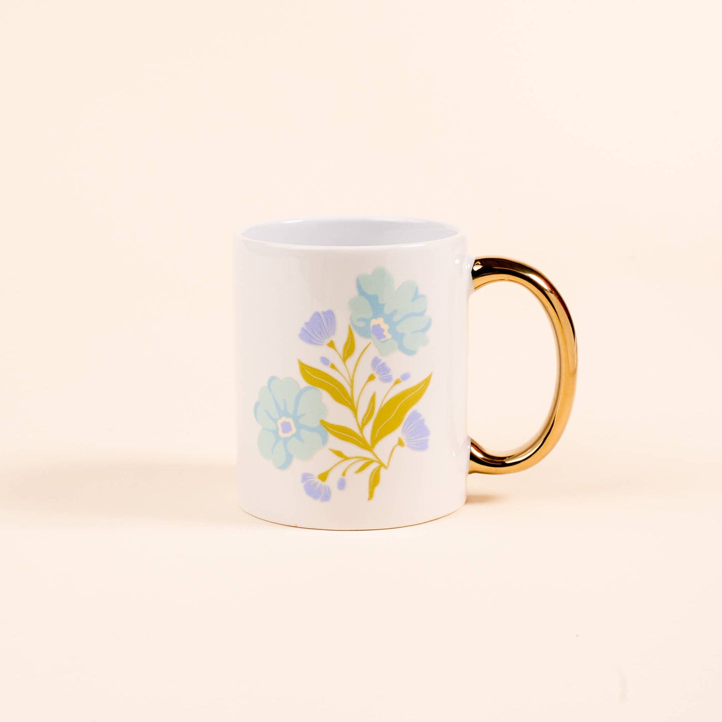 11 oz Cozy Cute Ceramic Mug: Book Shelfie