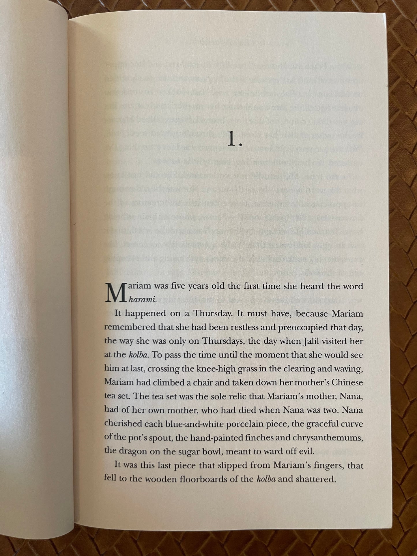 A Thousand Splendid Suns by Khaled Hosseini (Paperback)