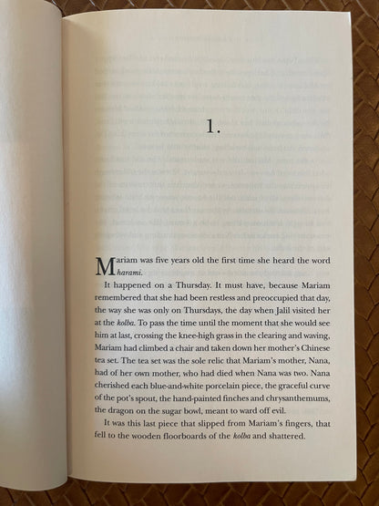 A Thousand Splendid Suns by Khaled Hosseini (Paperback)