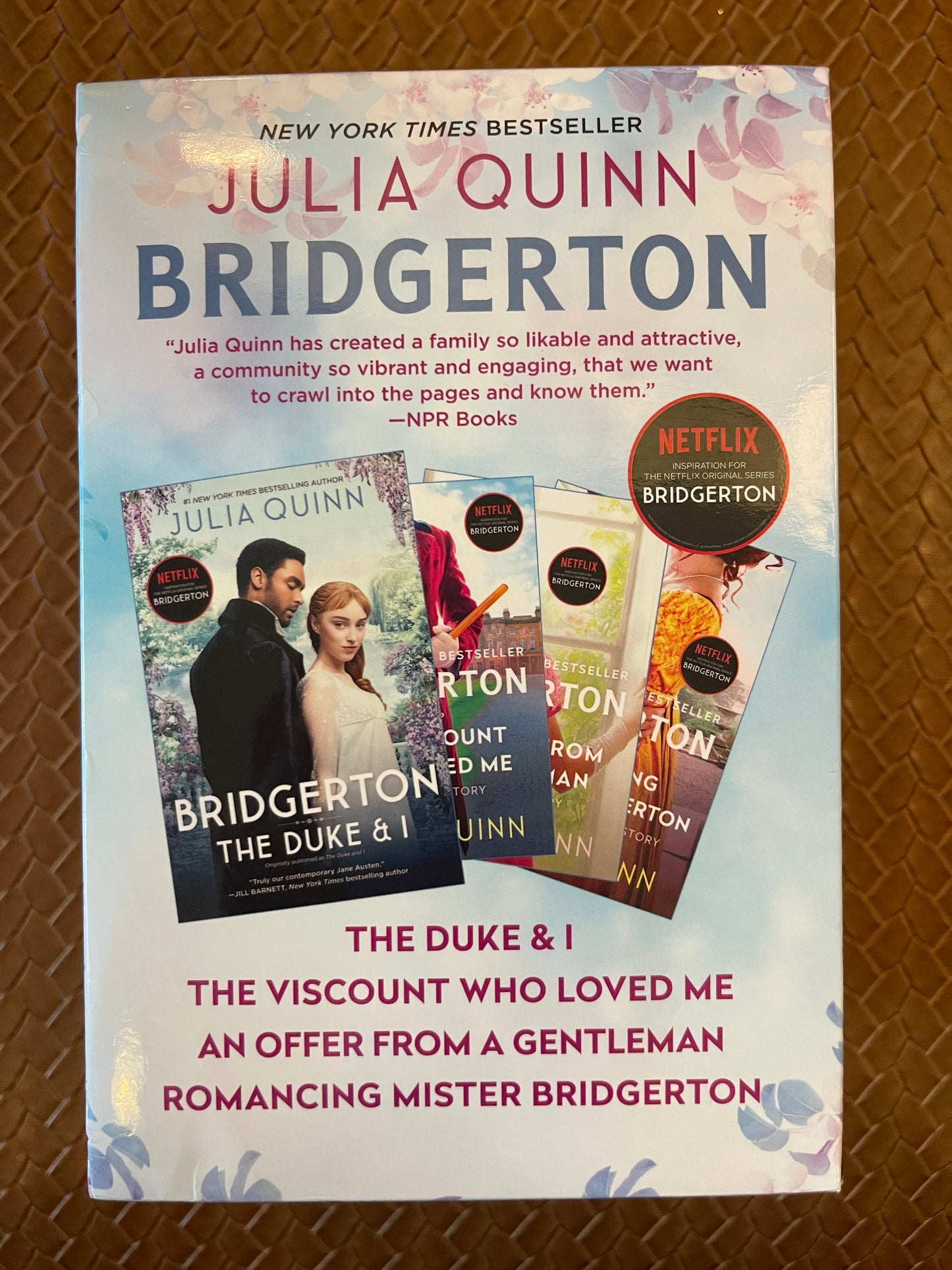 Bridgerton Boxed Set 1-4: by Julia Quinn (Paperback)