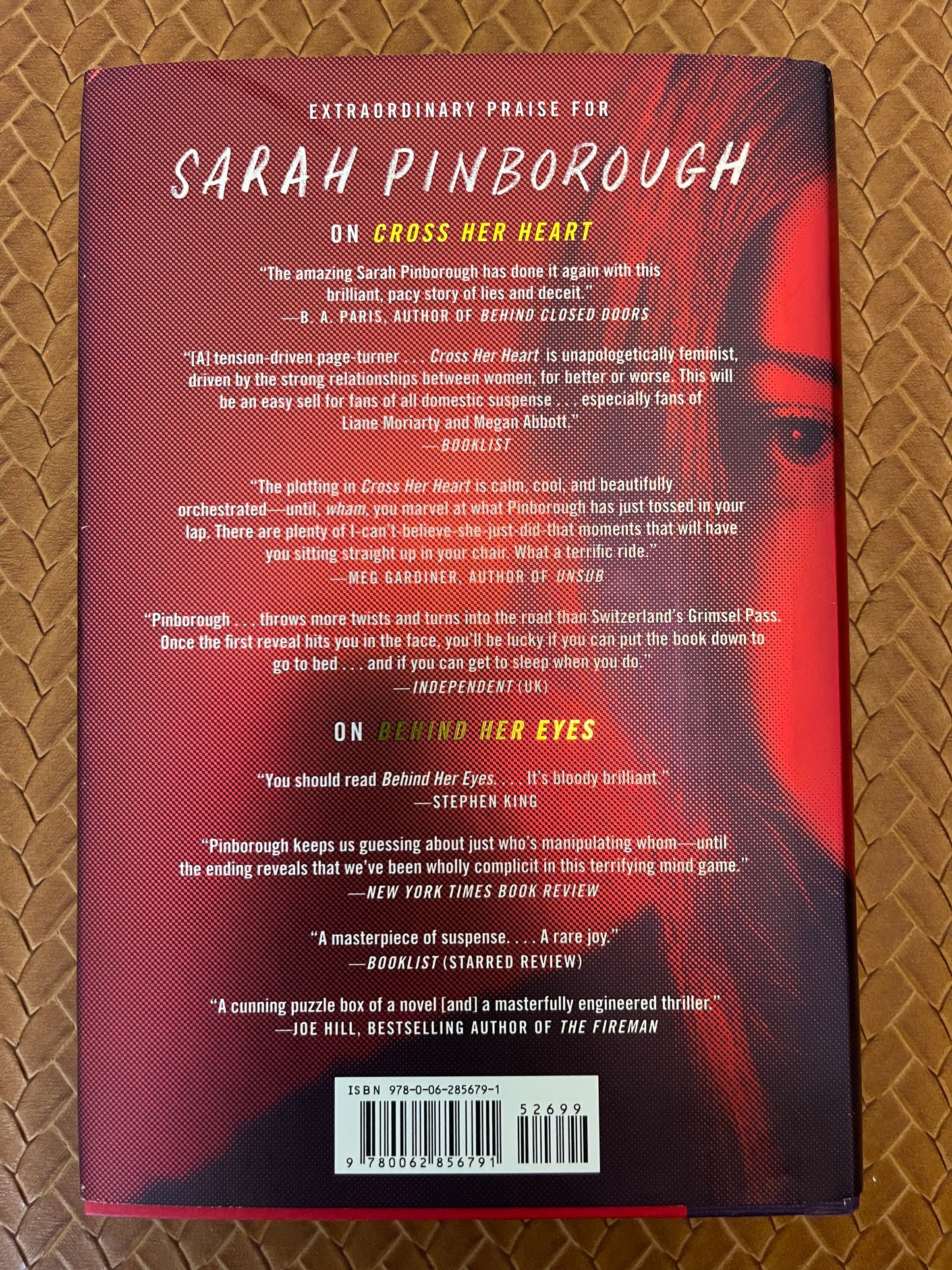 Cross Her Heart by Sarah Pinborough (Hardcover)