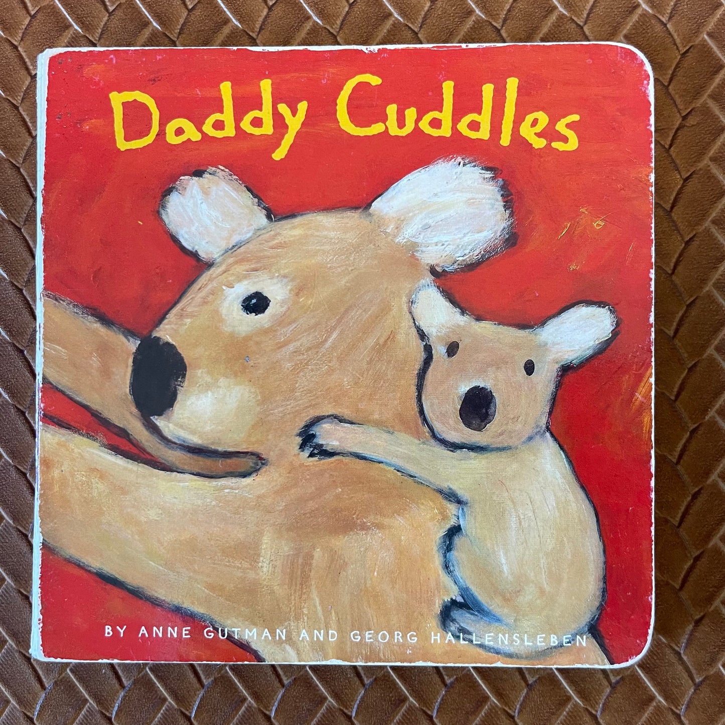 Daddy Cuddles by Anne Gutman, Georg Hallensleben