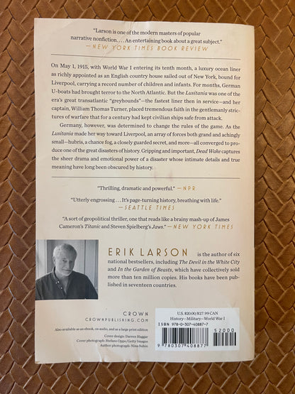 Dead Wake: The Last Crossing of the Lusitania by Erik Larson (Paperback)