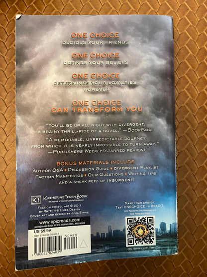 Divergent #1: Divergent by Veronica Roth (Paperback)