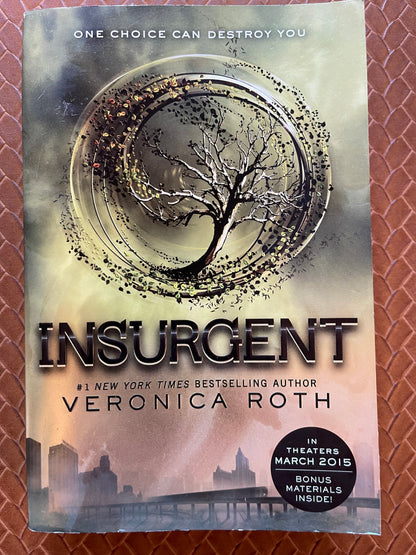 Insurgent (Divergent #2) by Veronica Roth (Paperback)