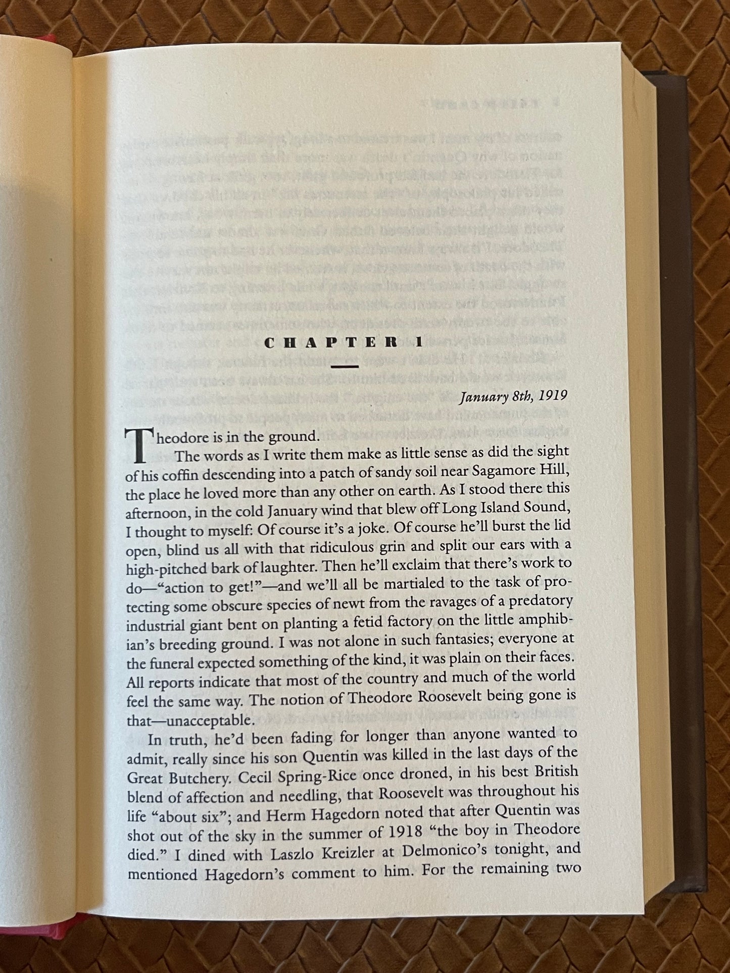 Dr. Laszlo Kreizler #1: The Alienist by Caleb Carr (Hardcover)