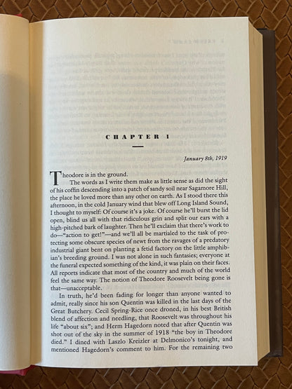 Dr. Laszlo Kreizler #1: The Alienist by Caleb Carr (Hardcover)