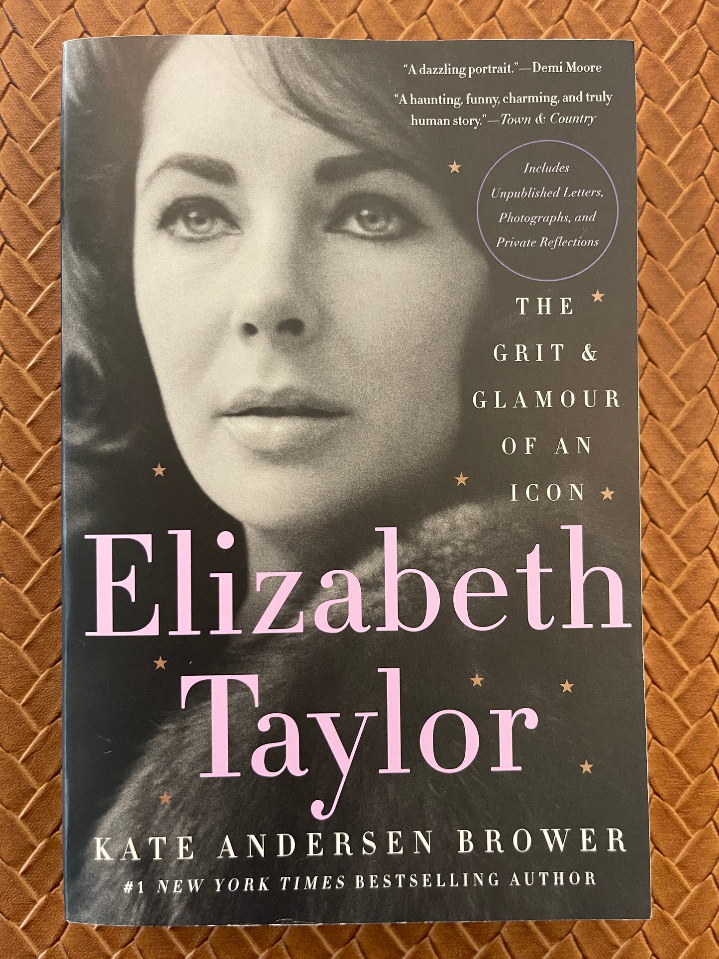Elizabeth Taylor: The Grit & Glamour of an Icon by Kate Andersen Brower (Paperback)
