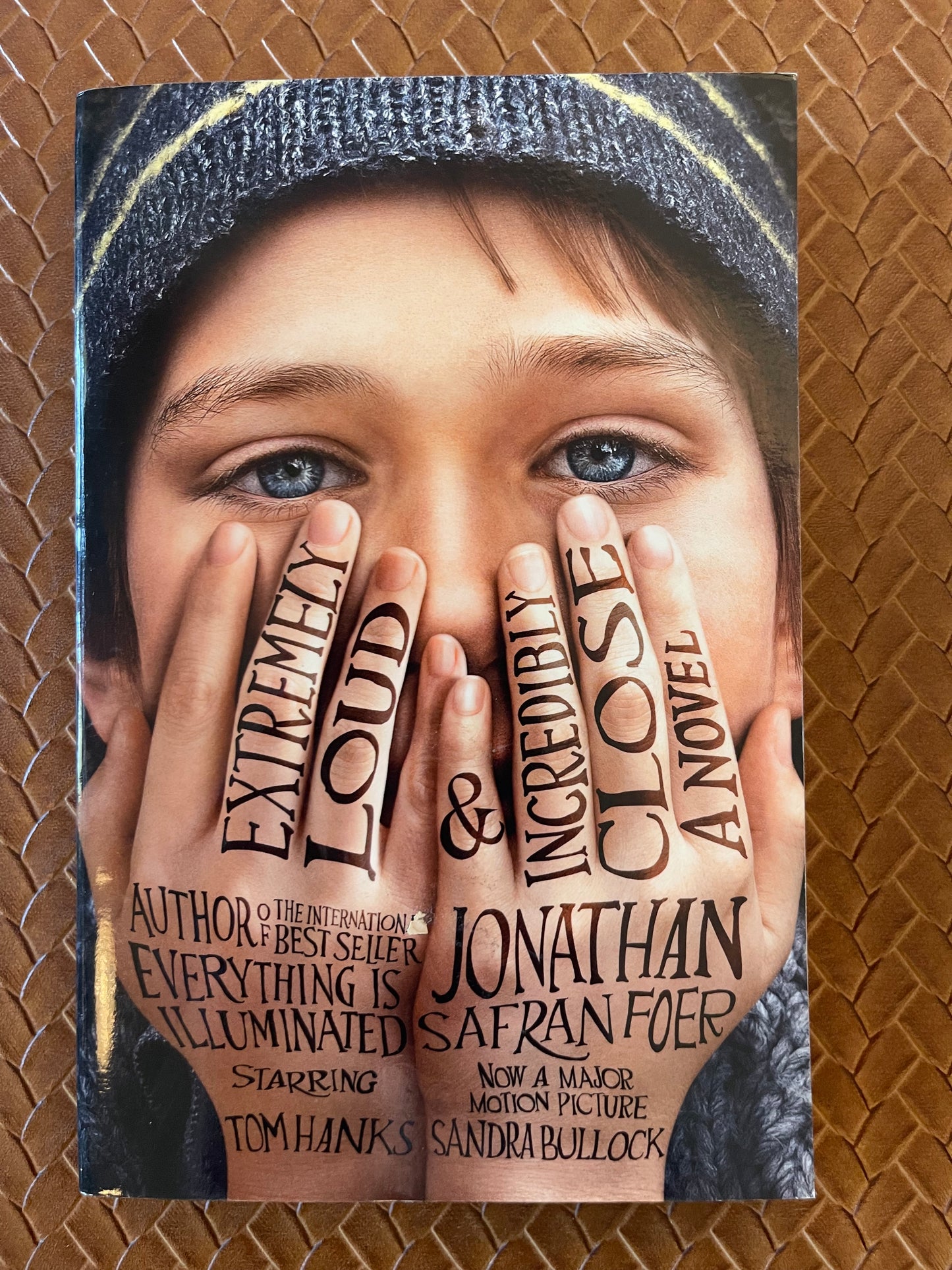 Extremely Loud and Incredibly Close by Jonathan Safran Foer (Paperback)