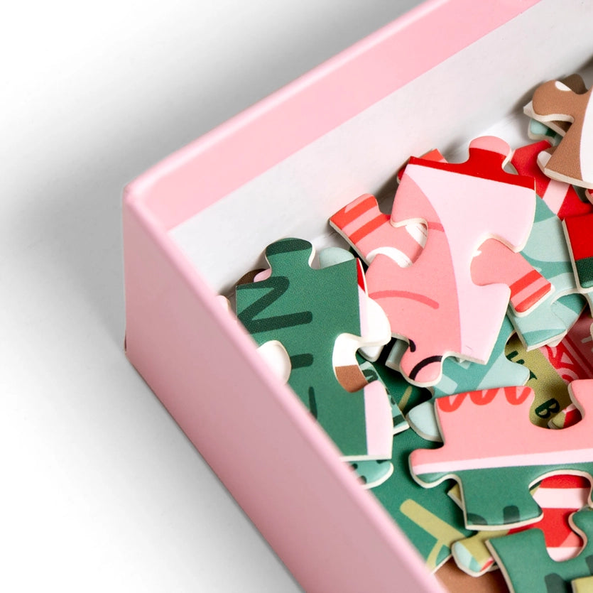 Holiday Bookshelf - 400 Piece Panoramic Jigsaw Puzzle