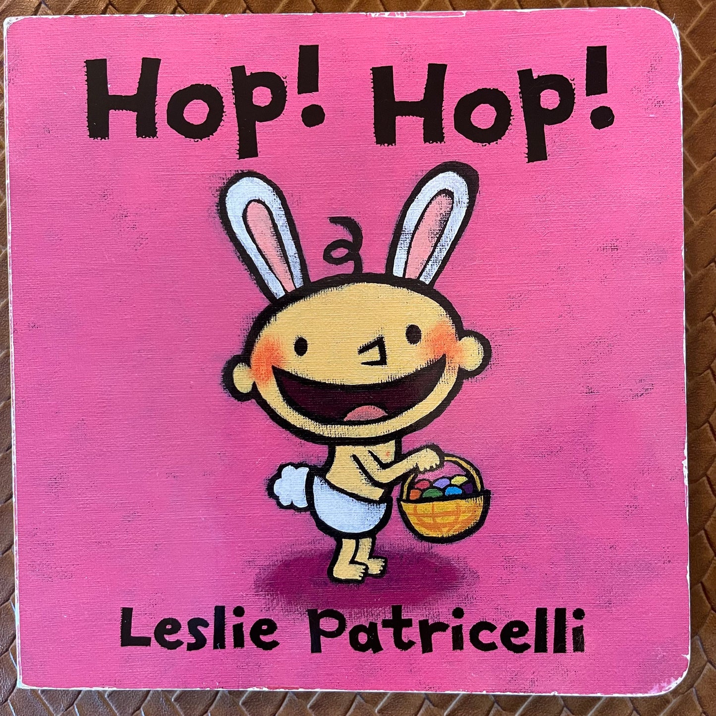 Hop! Hop! by Leslie Patricelli
