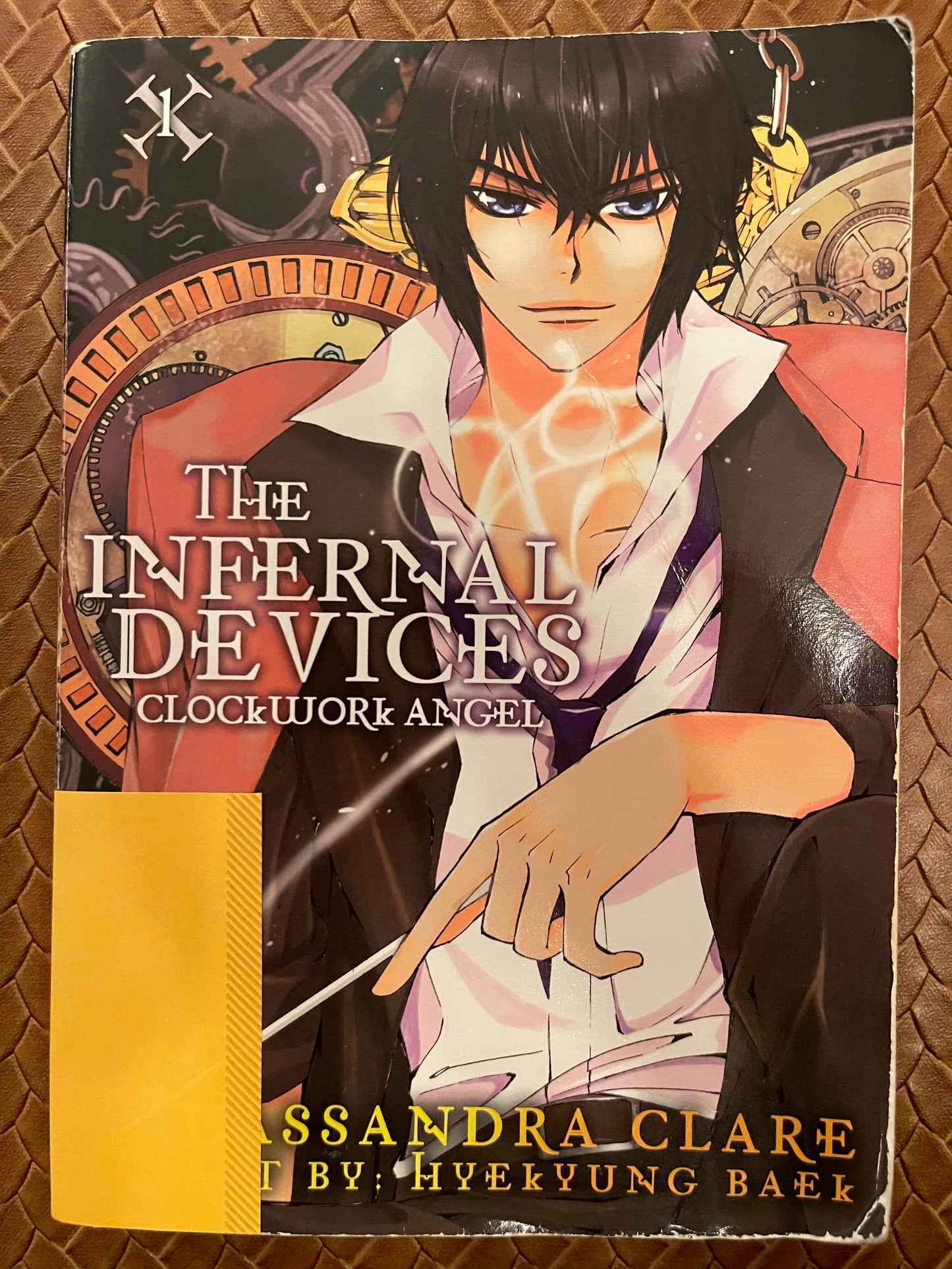 The Infernal Devices: Manga #1: Clockwork Angel by Cassandra Clare, Hye-Kyung Baek (Illustrator), Hyekyung Baek (Illustrator)