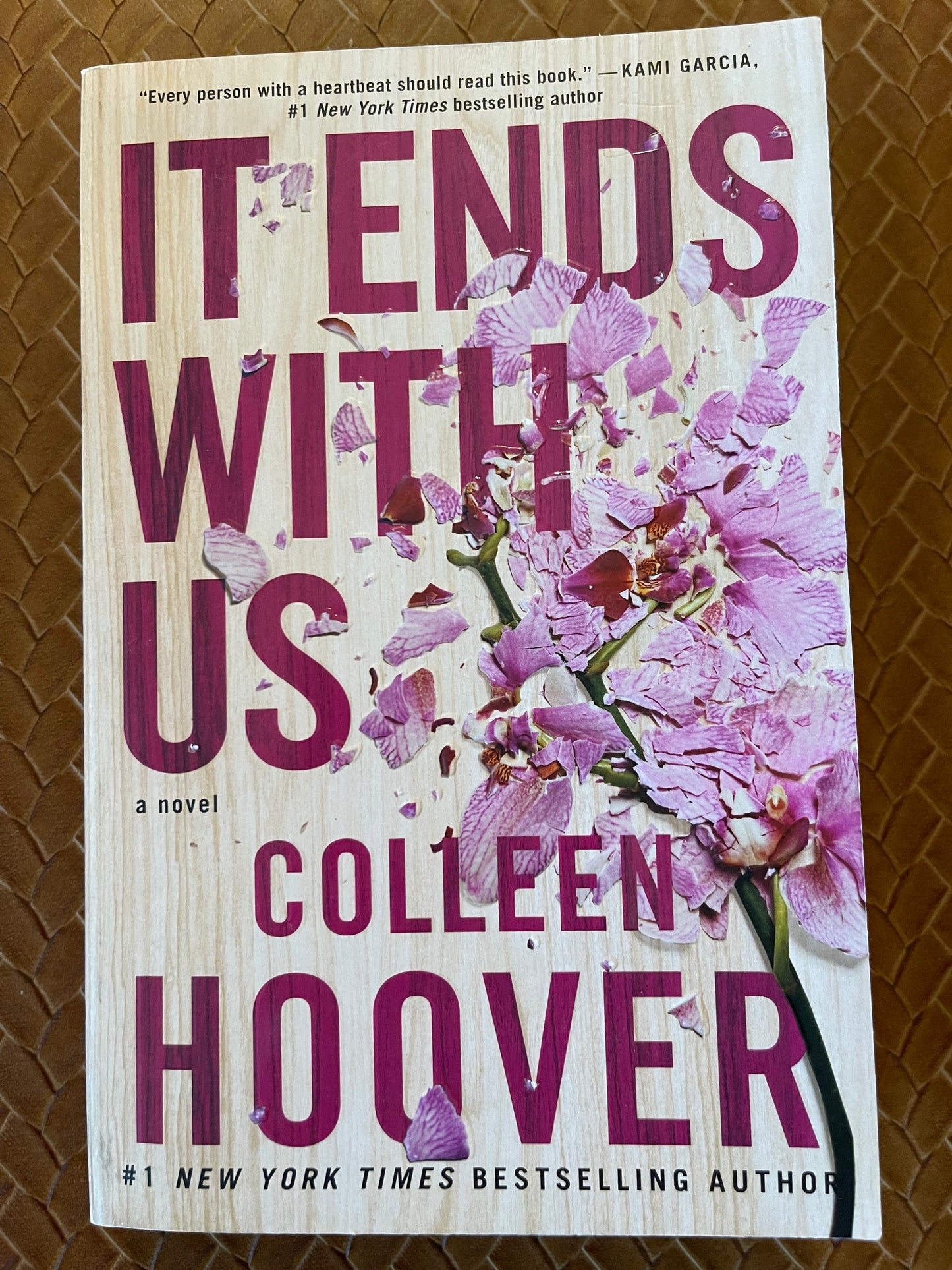 It Ends with Us #1: It Ends with Us by Colleen Hoover (Paperback)