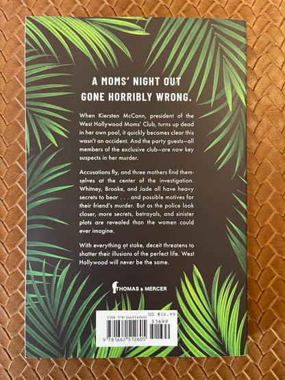 Keep Your Friends Close by Lucinda Berry (Paperback)