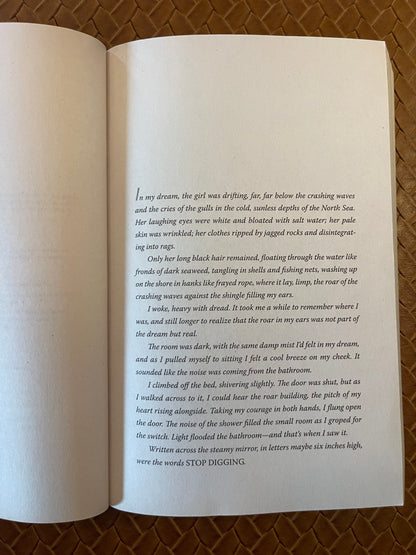 Lo Blacklock #1: The Woman in Cabin 10 by Ruth Ware (Paperback)