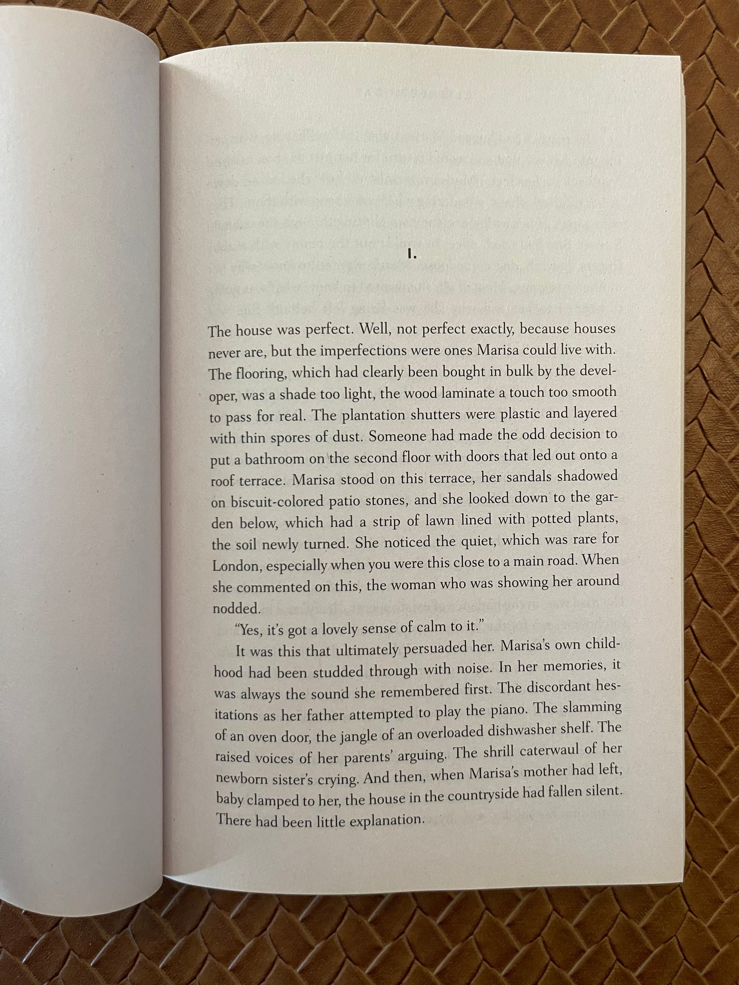 Magpie by Elizabeth Day (Paperback)