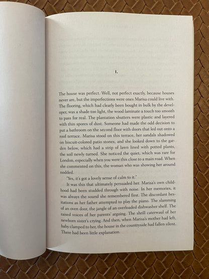 Magpie by Elizabeth Day (Paperback)