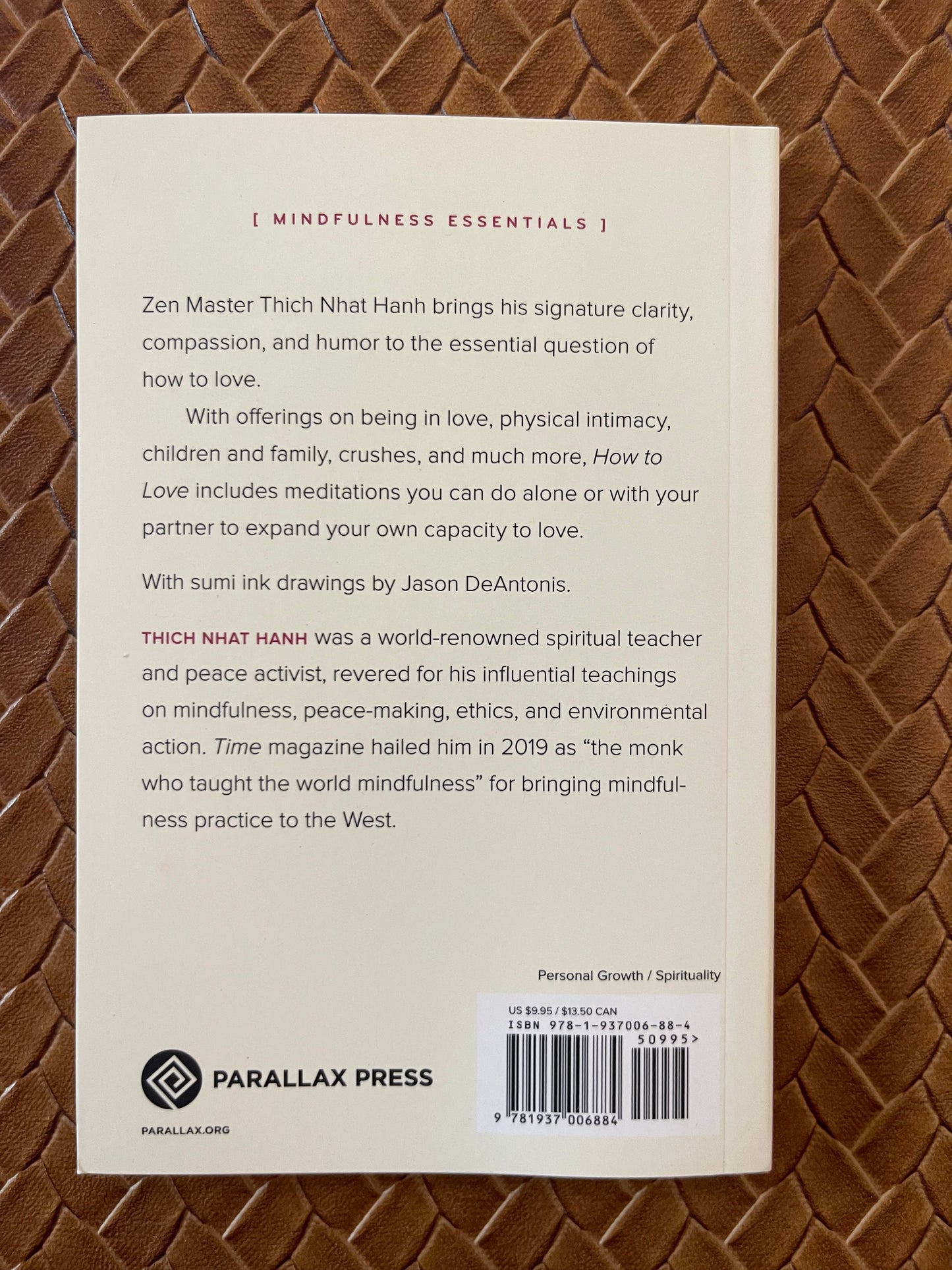 How to Love (Mindfulness Essentials) by Thich Nhat Hanh, Jason DeAntonis (Paperback)