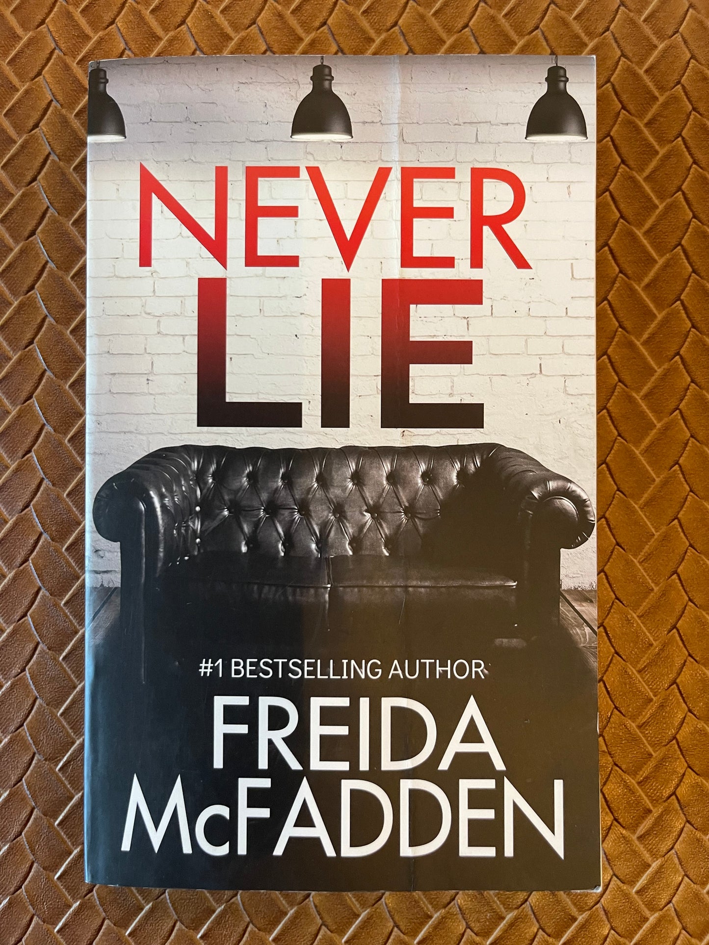 Never Lie by Freida McFadden (Paperback)