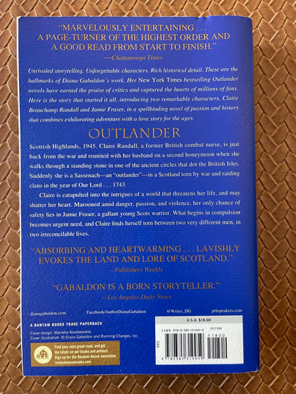 Outlander #1: Outlander by Diana Gabaldon (Paperback)