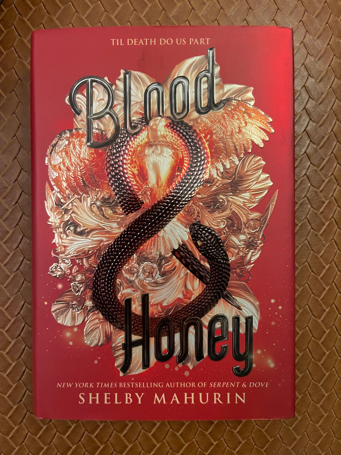 Serpent & Dove #2: Blood & Honey by Shelby Mahurin (Hardcover)
