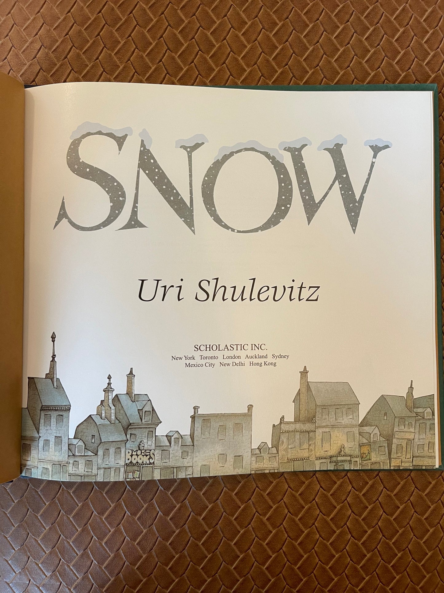 Snow by Uri Shulevitz