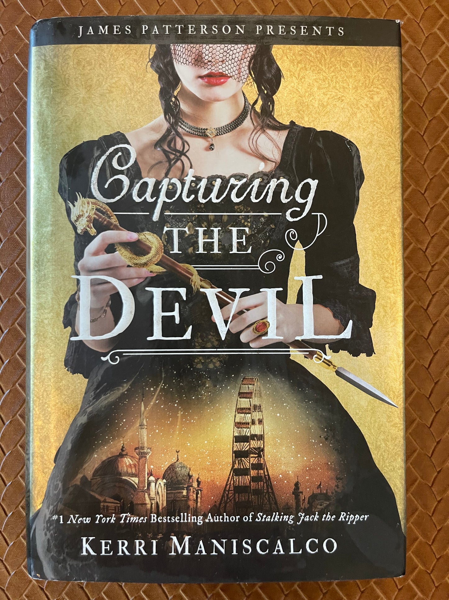 Stalking Jack the Ripper #4: Capturing the Devil by Kerri Maniscalco (Hardcover)