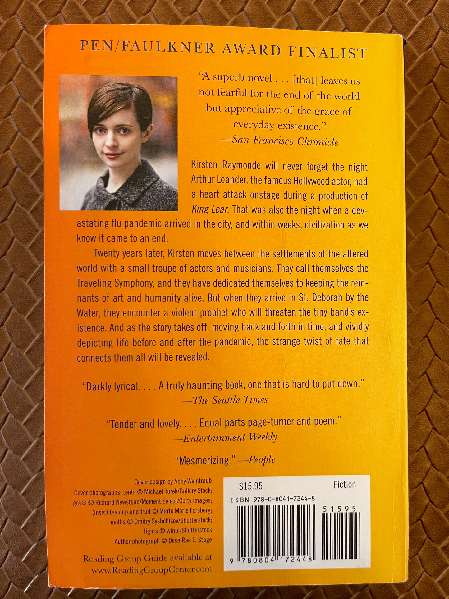 Station Eleven by Emily St. John Mandel (Paperback)