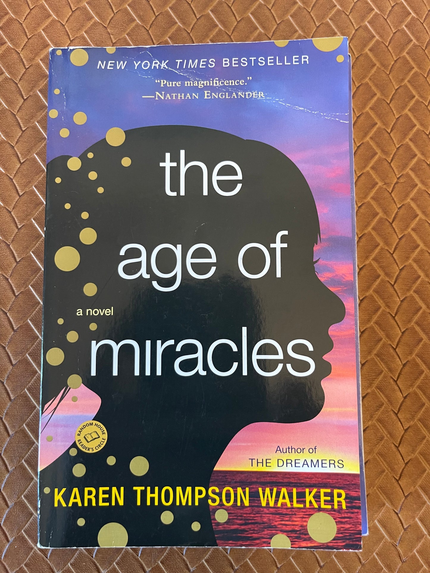 The Age of Miracles by Karen Thompson Walker (Paperback)