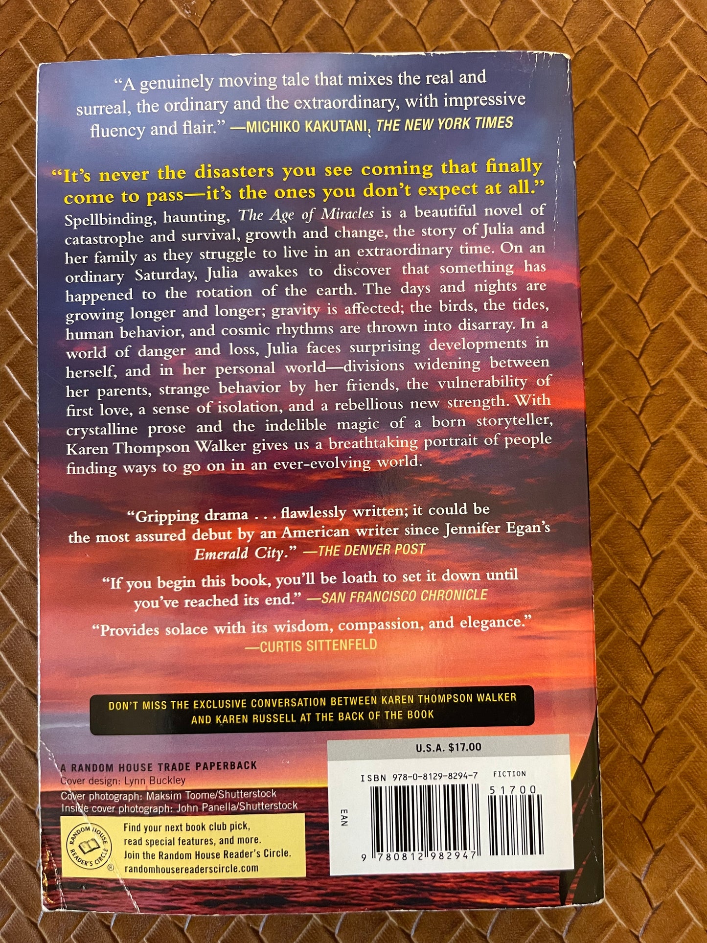The Age of Miracles by Karen Thompson Walker (Paperback)