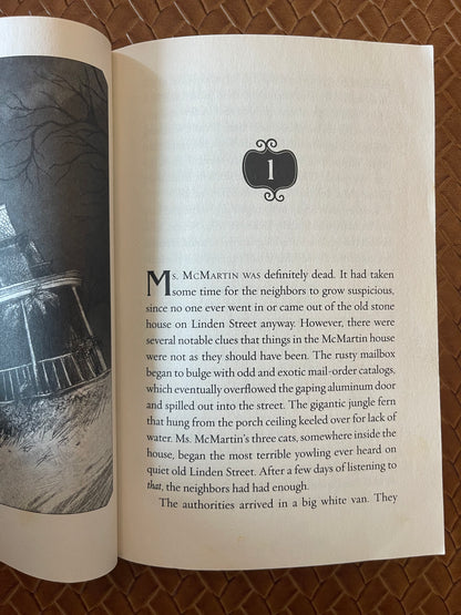 The Books of Elsewhere #1: The Shadows by Jacqeline West (Paperback)
