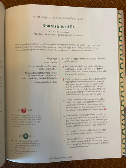 The Family Cooks: 100+ Recipes to Get Your Family Craving Food That's Simple, Tasty, and Incredibly Good for You: A Cookbook by Laurie David (Hardcover)