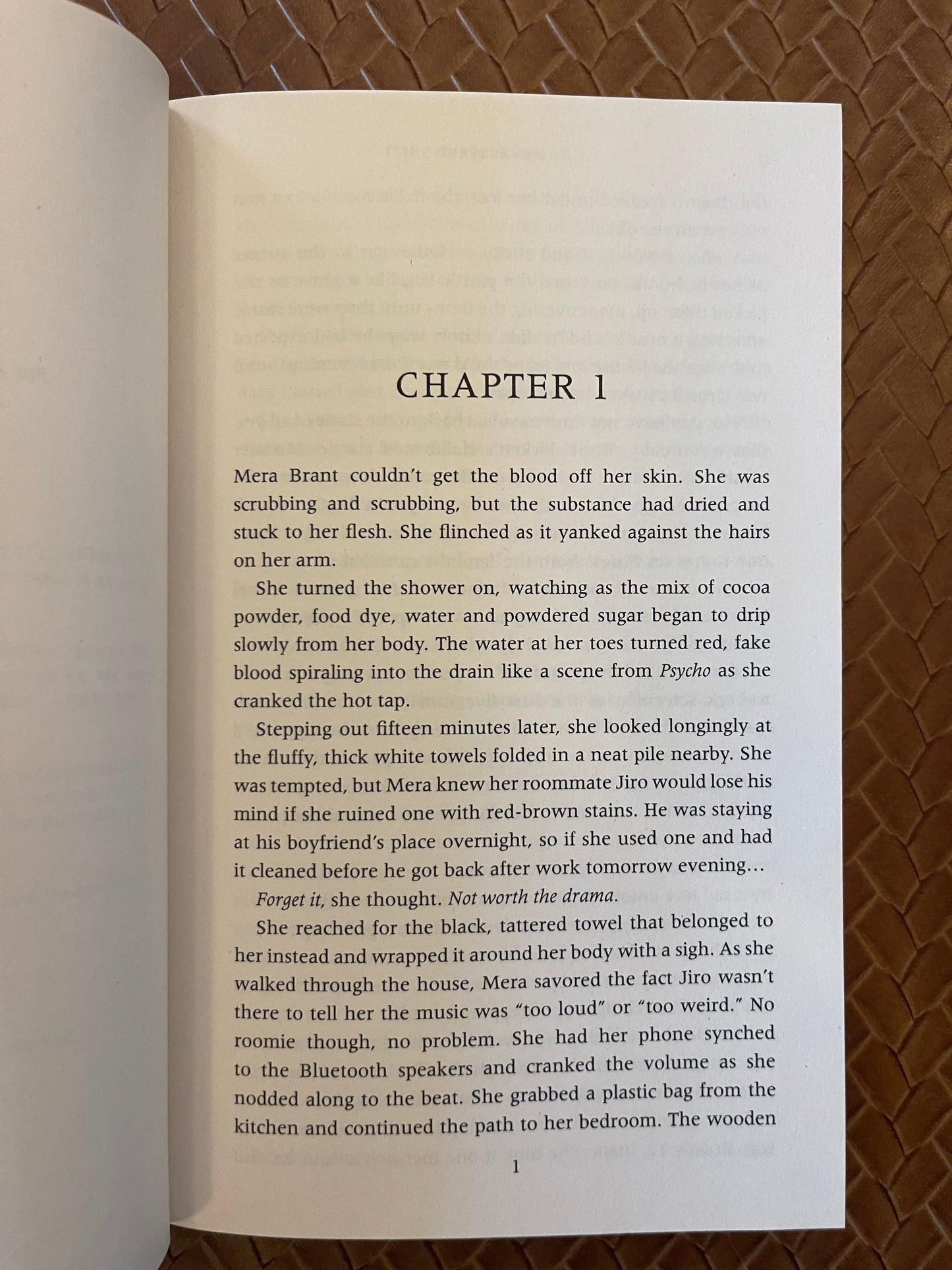 The Graveyard Shift by Maria Lewis (Paperback)