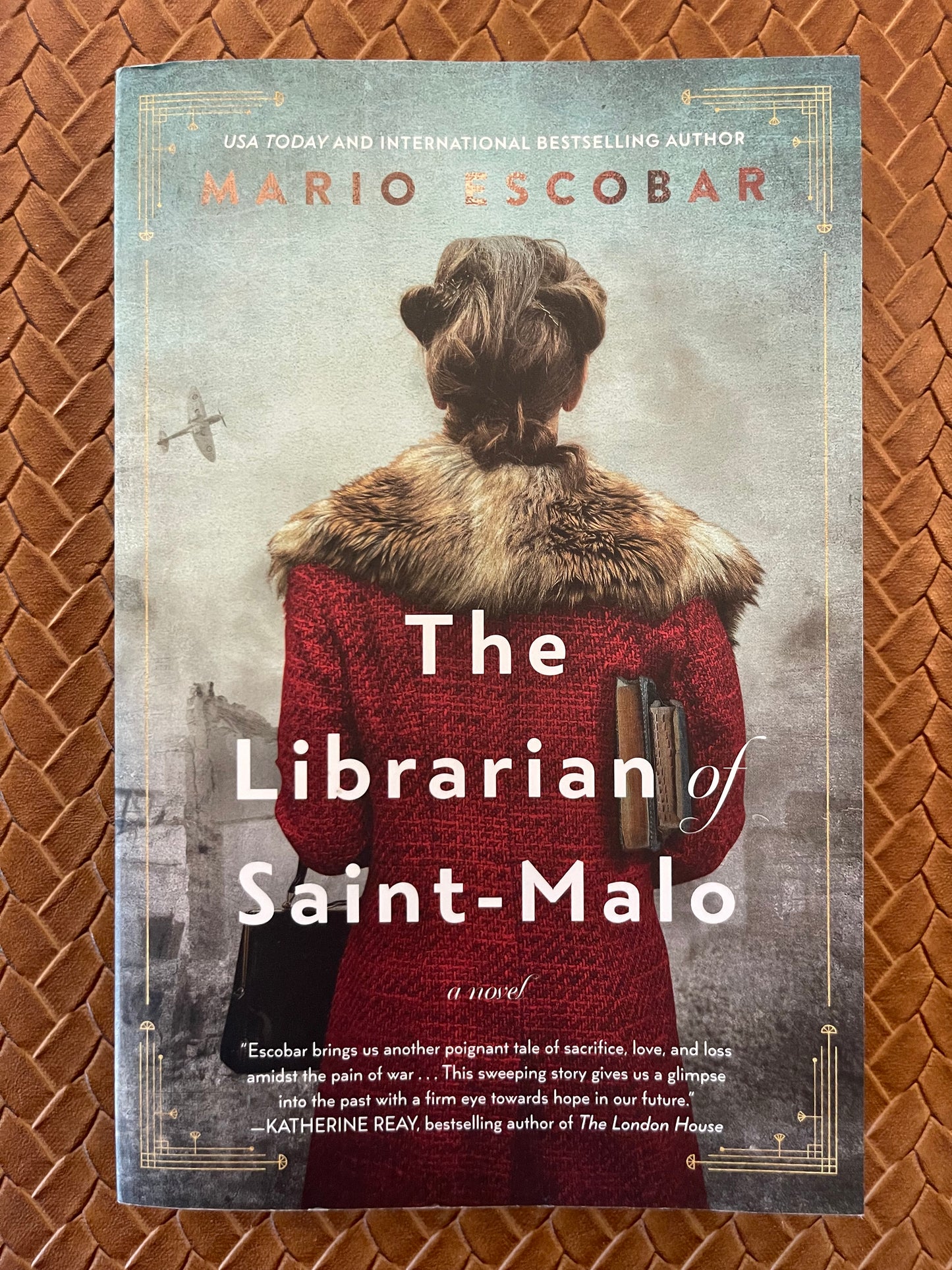 The Librarian of Saint-Malo by Mario Escobar (Paperback)
