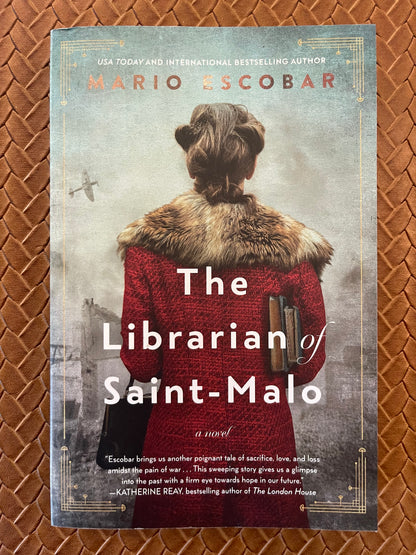 The Librarian of Saint-Malo by Mario Escobar (Paperback)