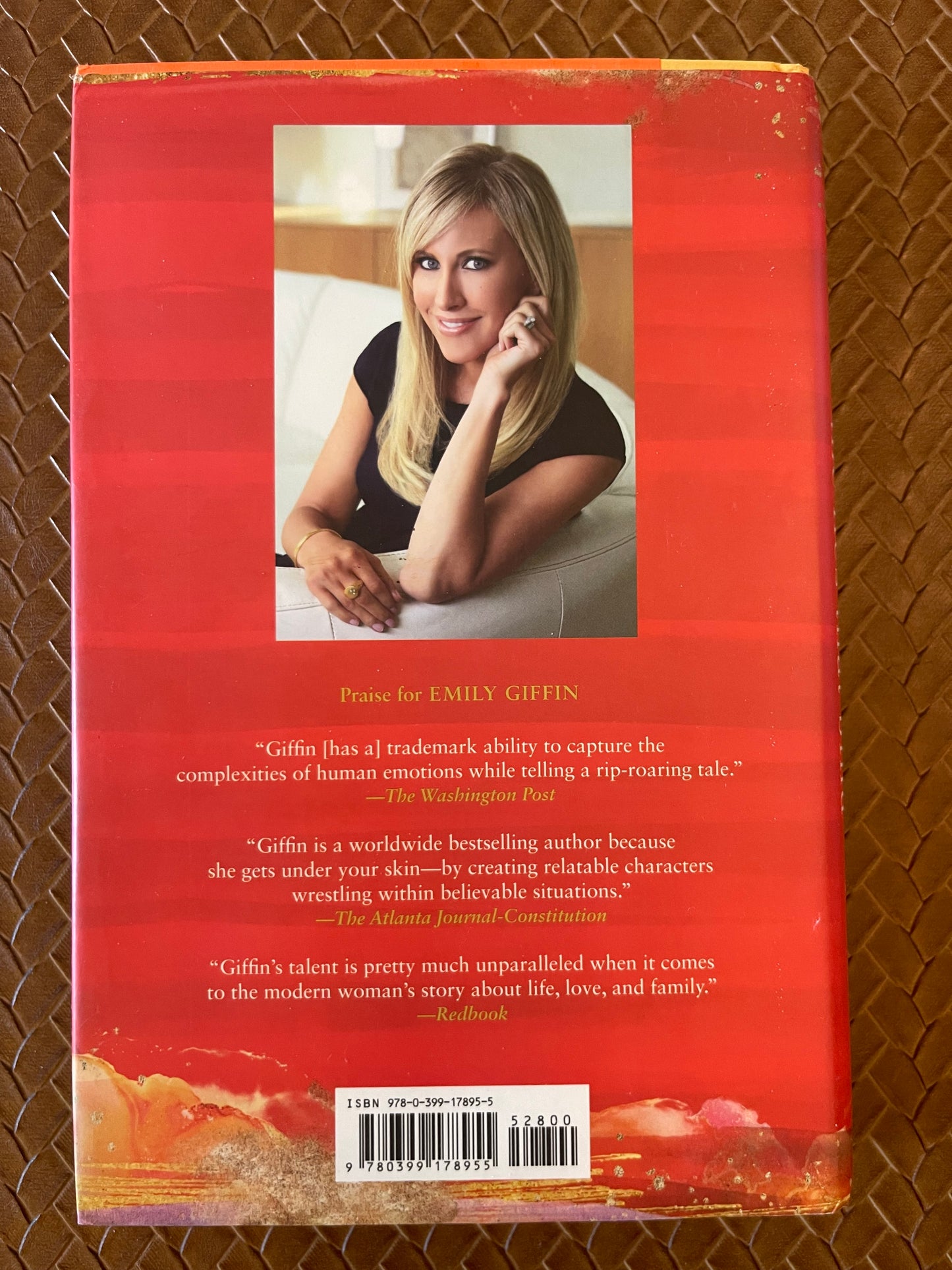 The Lies That Bind by Emily Giffin (Hardcover)